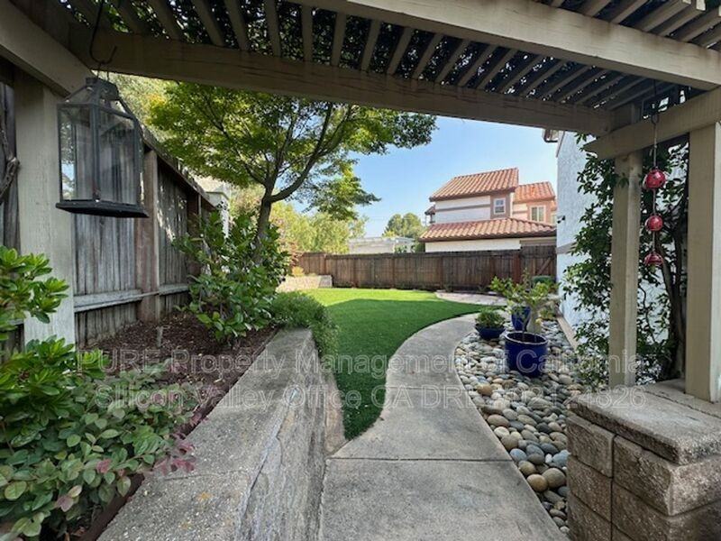 117 Calle Nivel - Photo 3 of 21