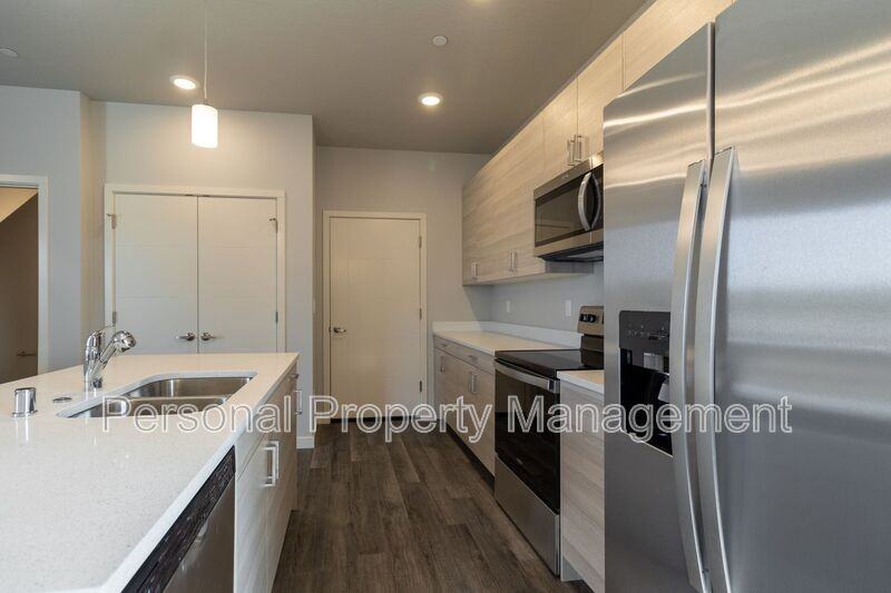 1815 N R Cir #A - Photo 5 of 20