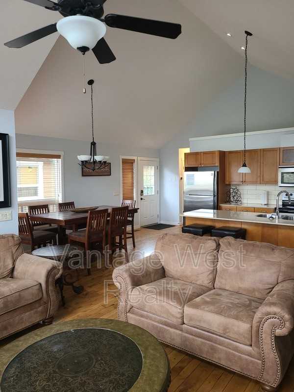 6821 Madrid Way - Photo 3 of 15