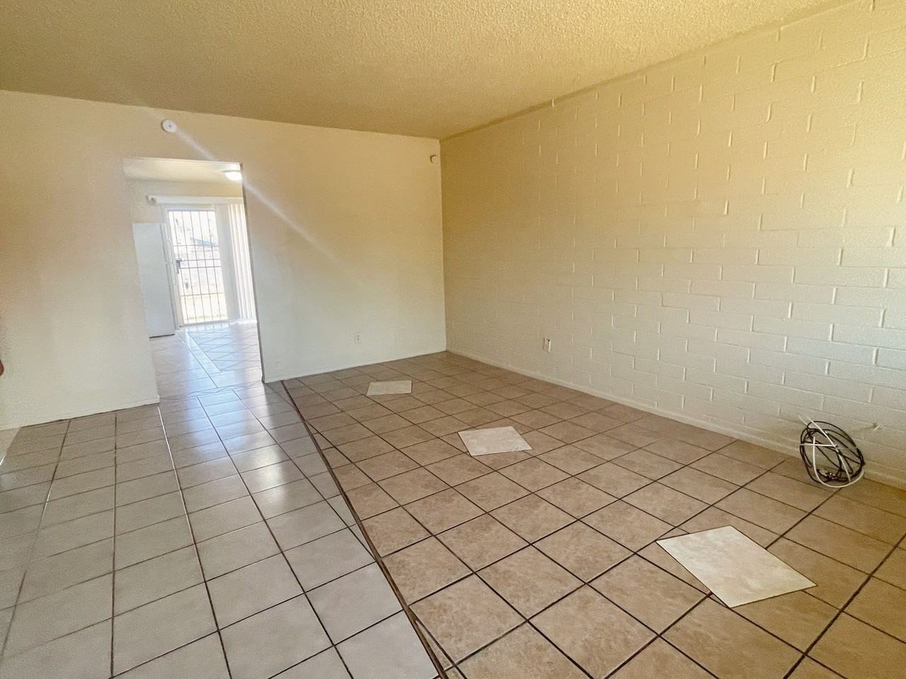 1602 W Fremont Rd - Photo 2 of 17