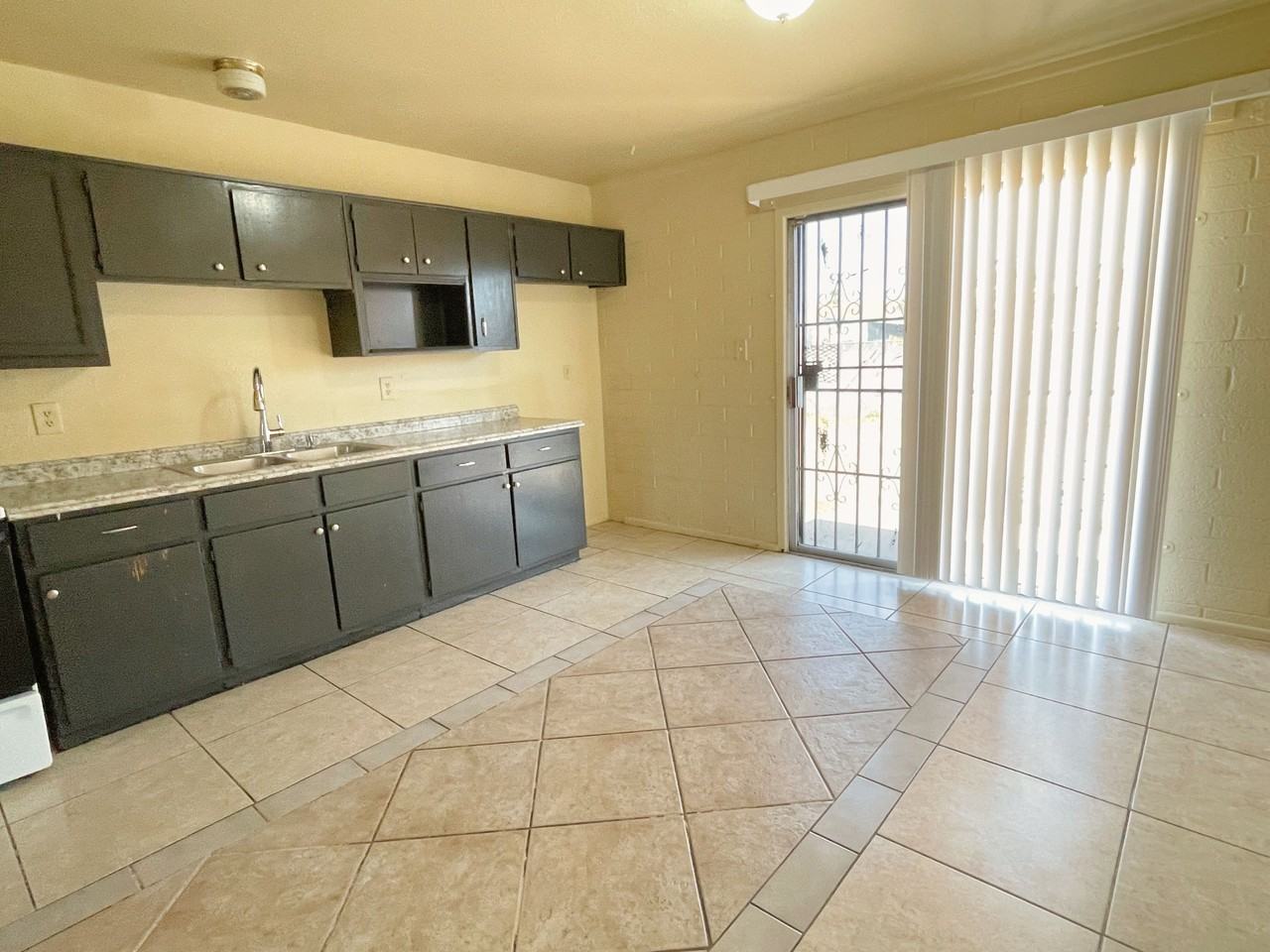 1602 W Fremont Rd - Photo 5 of 17