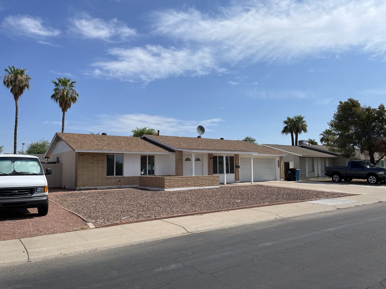 4232 W Mission Ln - Photo 2 of 39