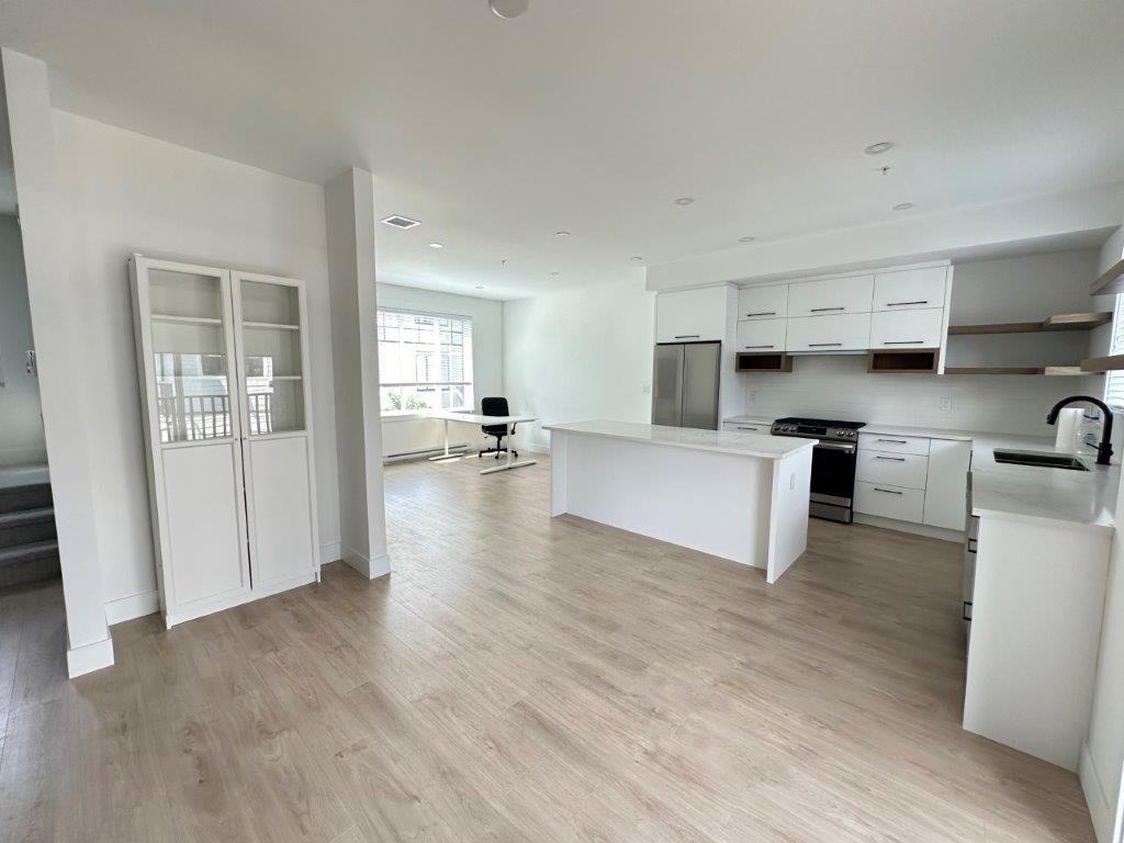 11801 237 St - Photo 2 of 18