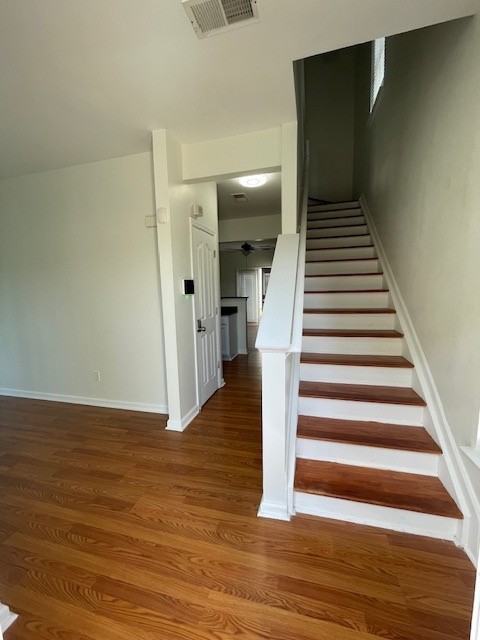 402 E 16th St - Photo 2 of 17