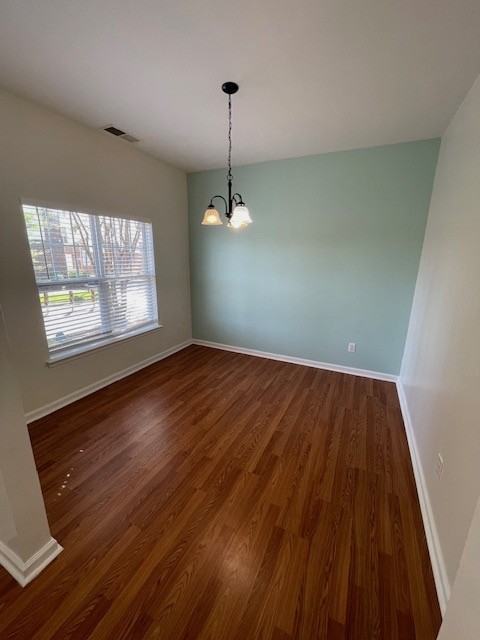 402 E 16th St - Photo 3 of 17