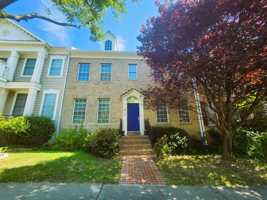 featured image of 917 Crestfield Dr