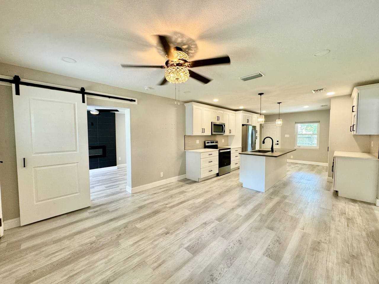 1918 E Shadowlawn Ave - Photo 3 of 28