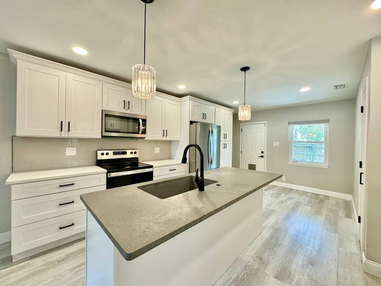 1918 E Shadowlawn Ave - Photo 6 of 28