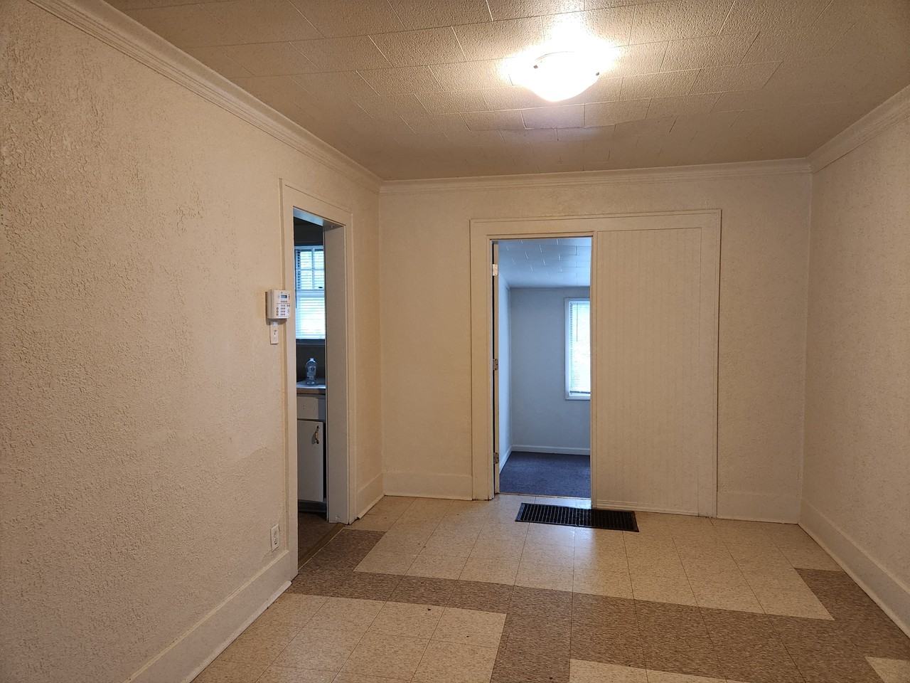 1650 N Maple Ave - Photo 2 of 7