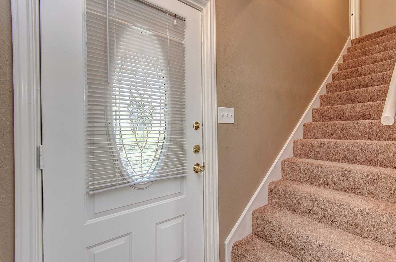 28 Regency Ln - Photo 6 of 31