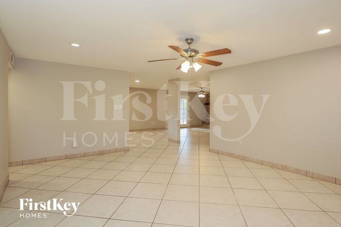 1401 W Surrey Ave - Photo 3 of 16