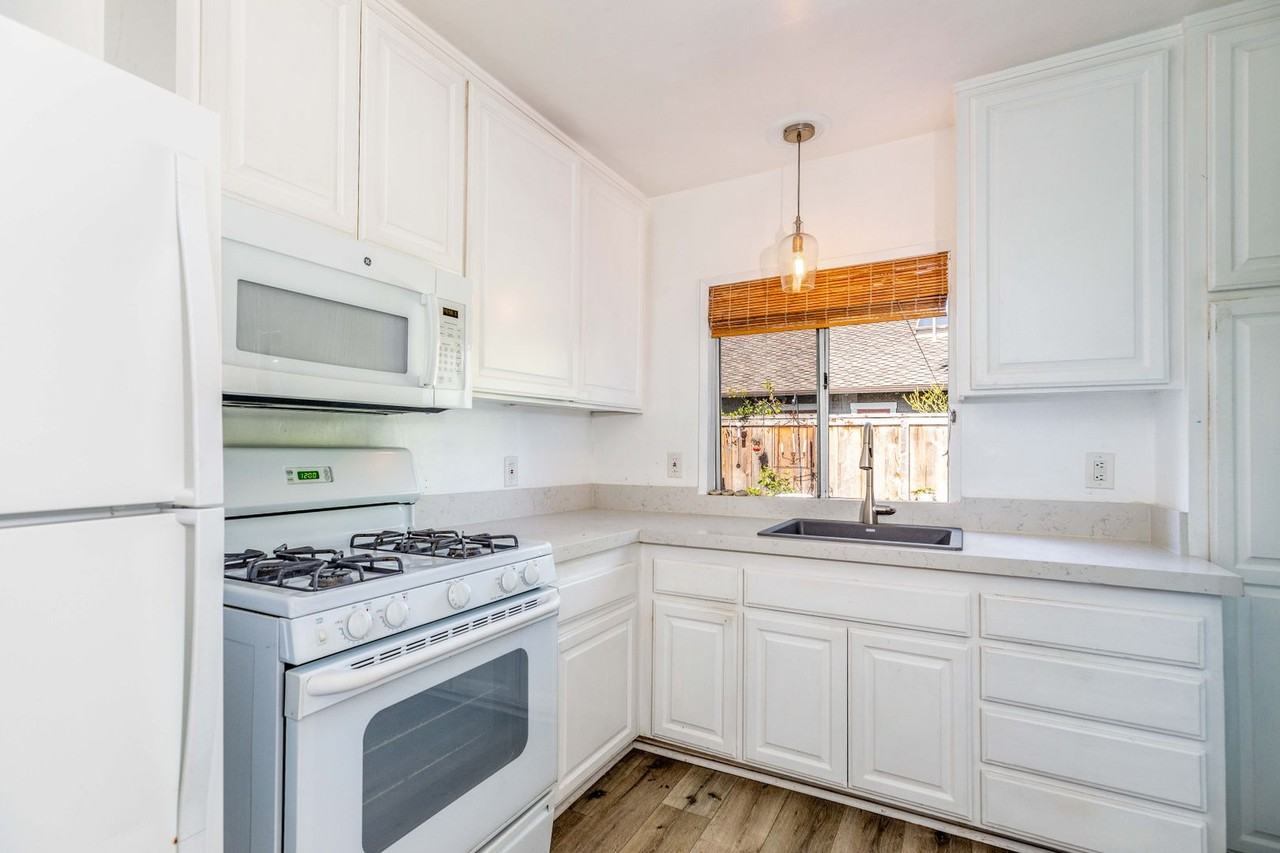 1172 Catalina - Photo 4 of 22