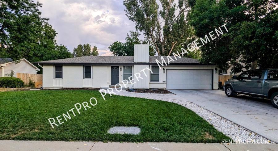 701 Morsman Dr - Photo 2 of 28