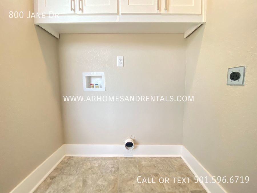 800 Jane Dr - Photo 2 of 11