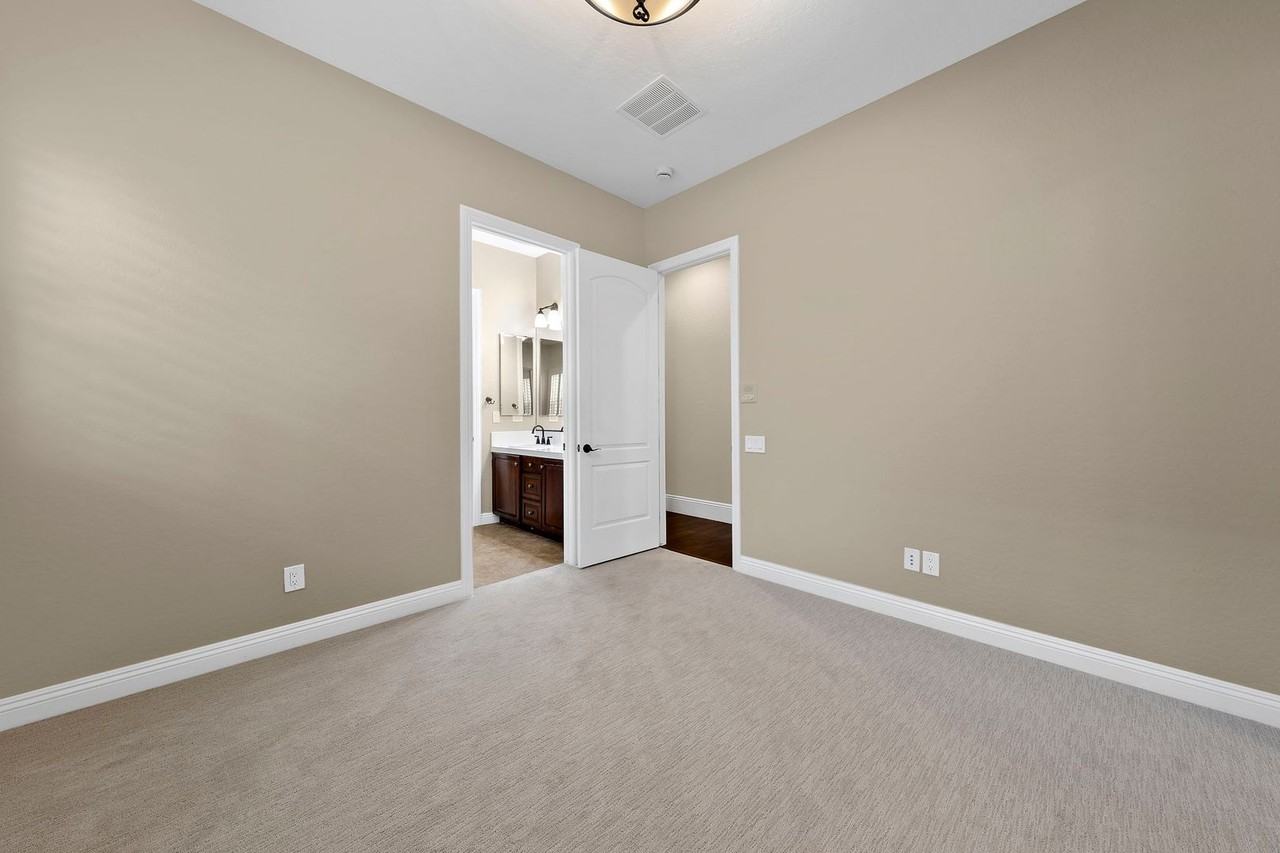 2776 Liberation Dr - Photo 7 of 41