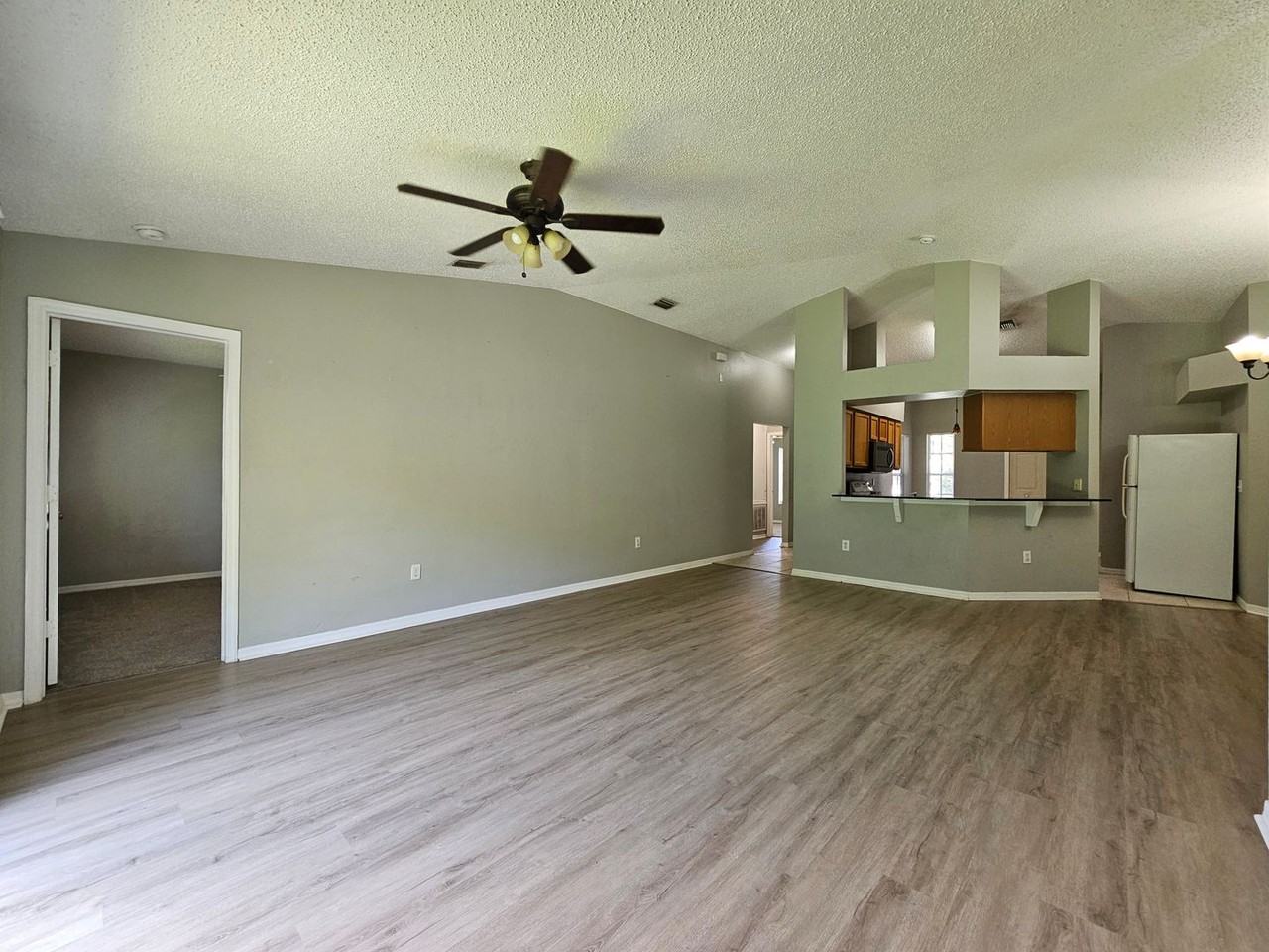30911 Midtown Ct - Photo 6 of 23