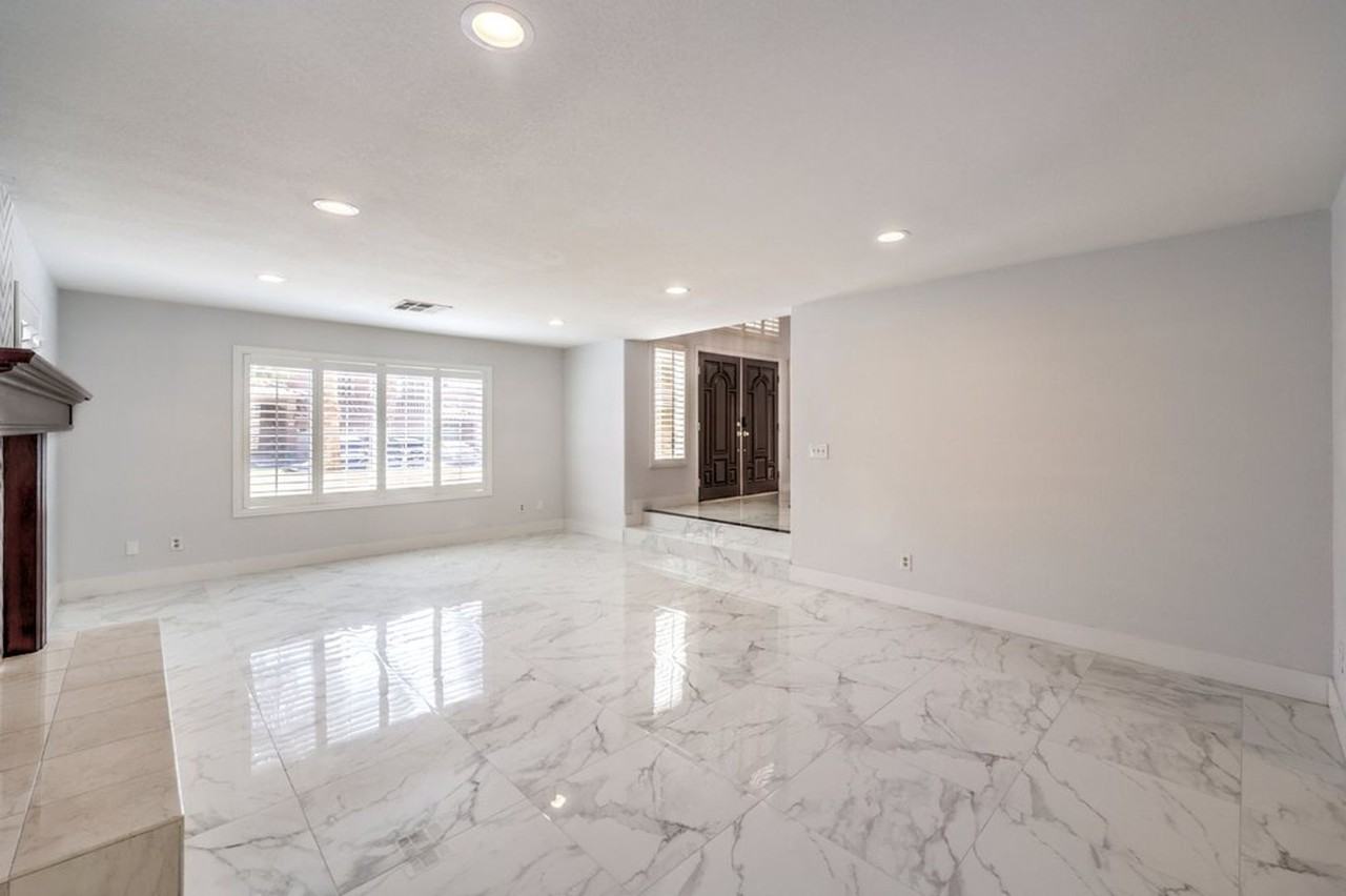 3743 Lone Mesa Dr - Photo 4 of 39