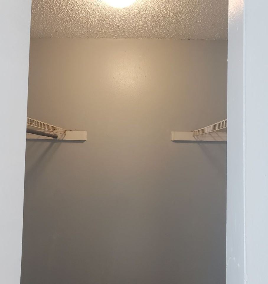 305 305 E Wellington 61 - Photo 2 of 13