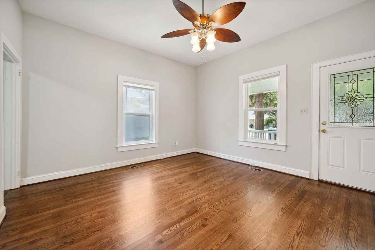 2607 W Knox St - Photo 3 of 17