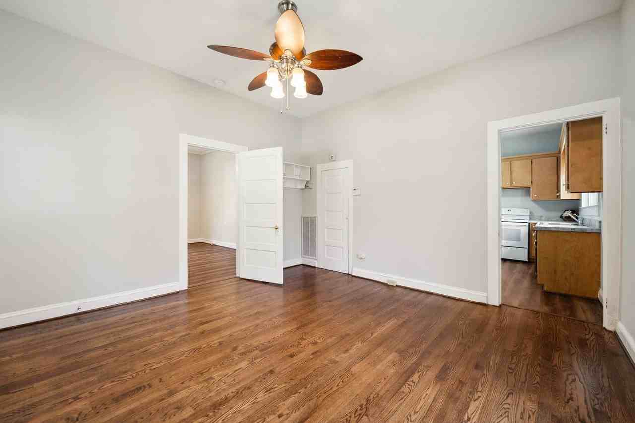 2607 W Knox St - Photo 4 of 17