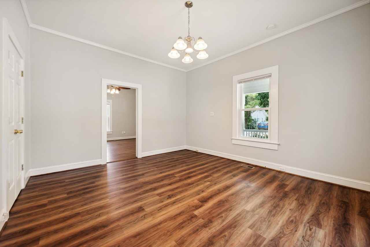 2607 W Knox St - Photo 5 of 17