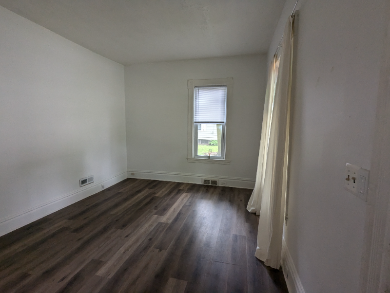 529 Hopson St Ne #529 - Photo 3 of 16