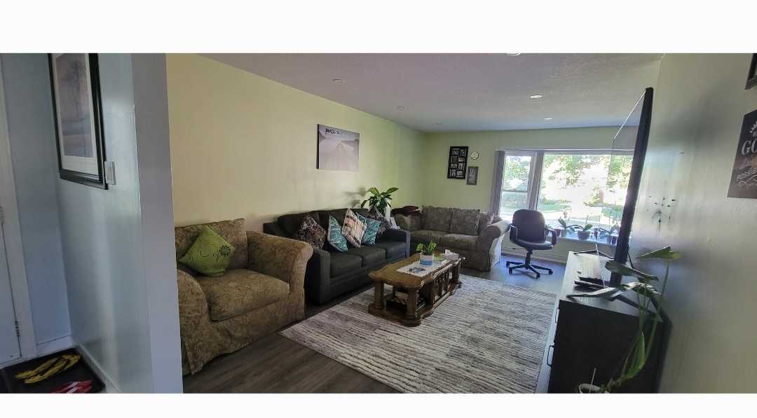 123 Parsell Square - Photo 3 of 15