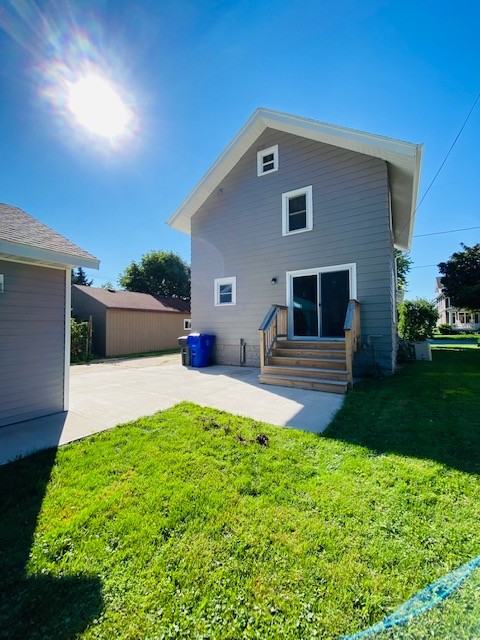 716 E Randall St #NA - Photo 3 of 18