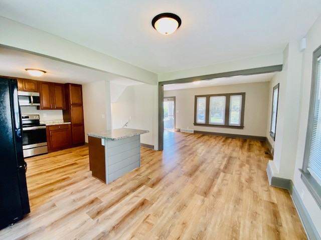 716 E Randall St #NA - Photo 6 of 18