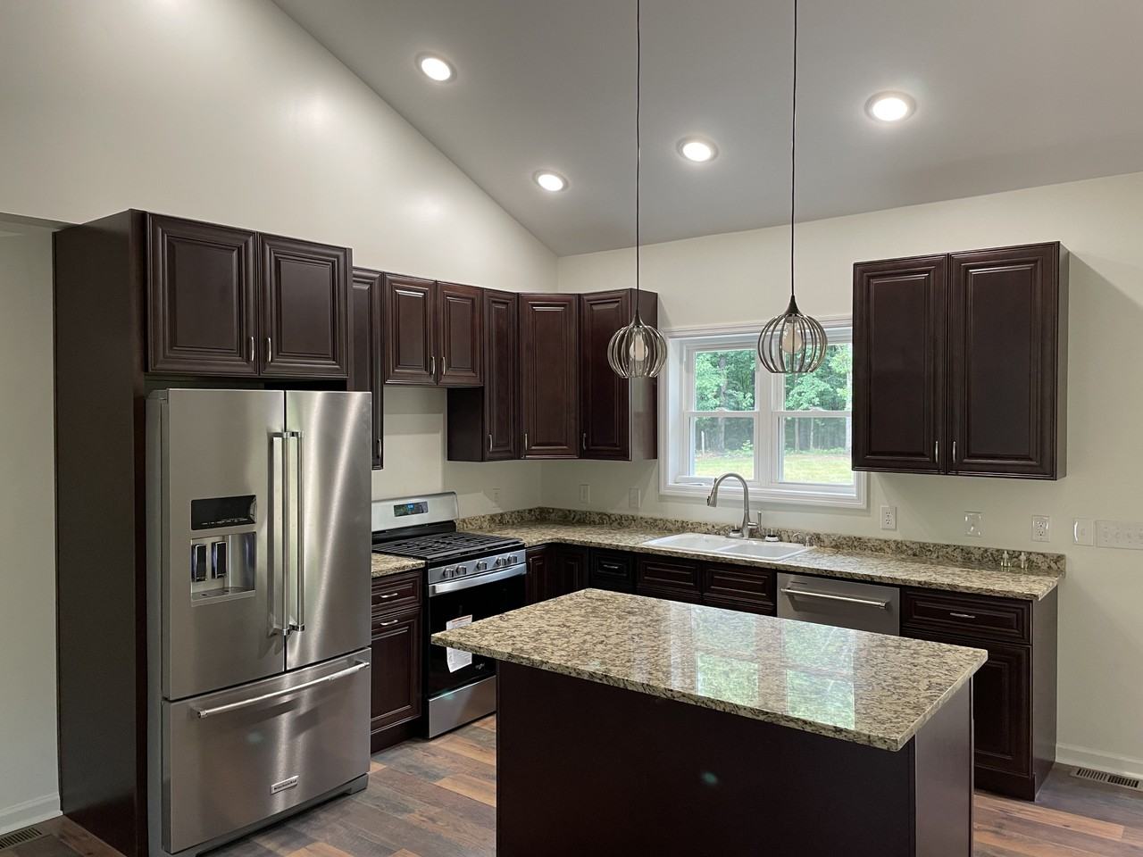 120 Long Beach Blvd #NA - Photo 2 of 13