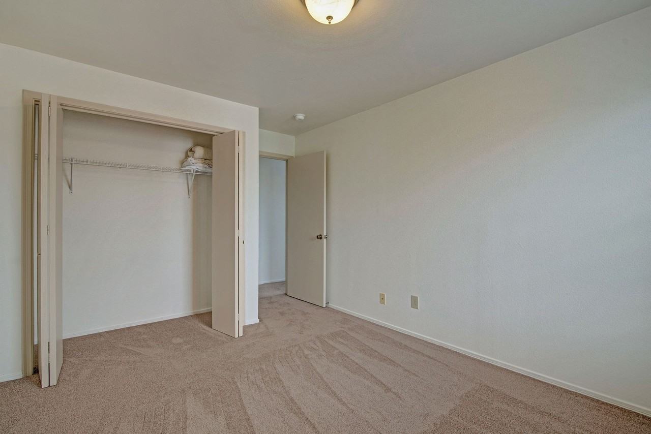 St. James Place - Photo 7 of 17