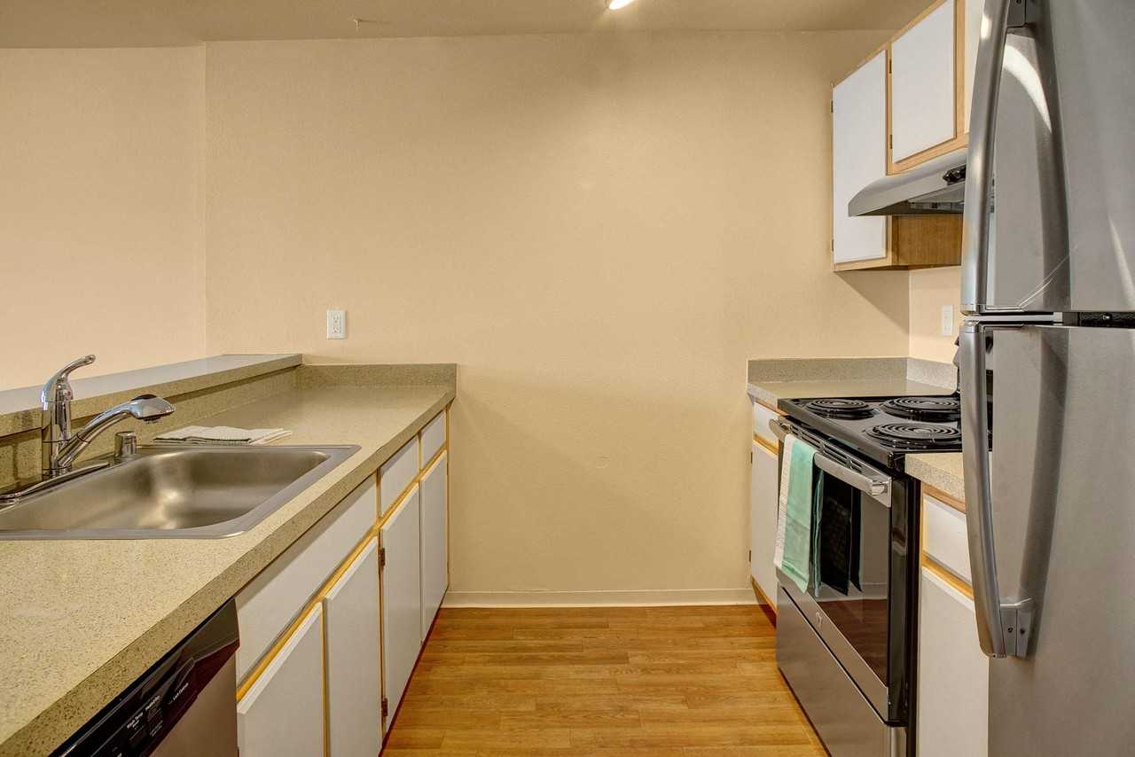 St. James Tower - Photo 7 of 18