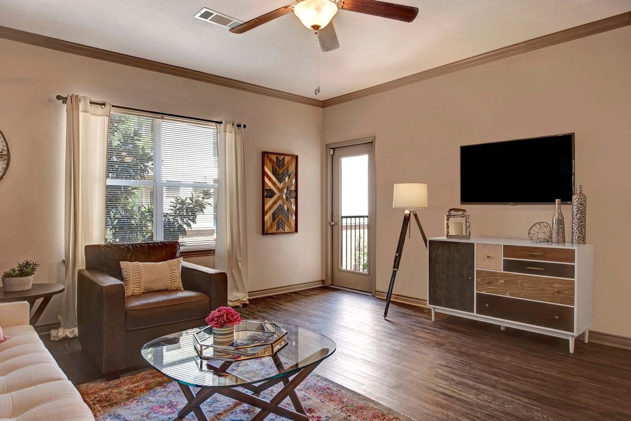 Aviare Arts District - Photo 4 of 21