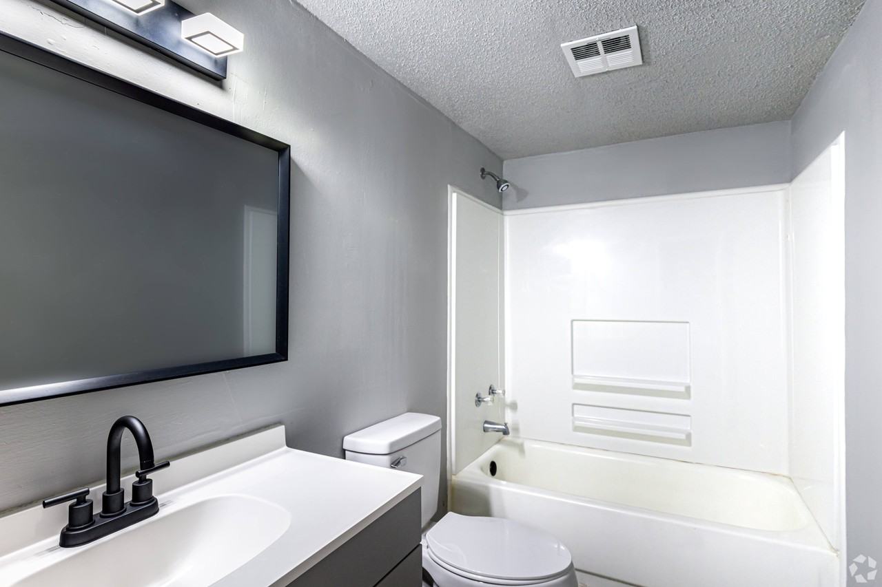 Forest Cove Apartments - Photo 7 of 11