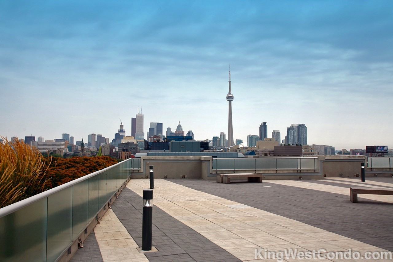 1005 King St W - Photo 2 of 7