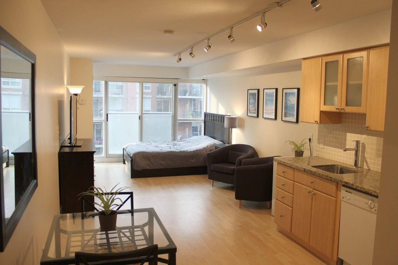 1005 King St W - Photo 4 of 7