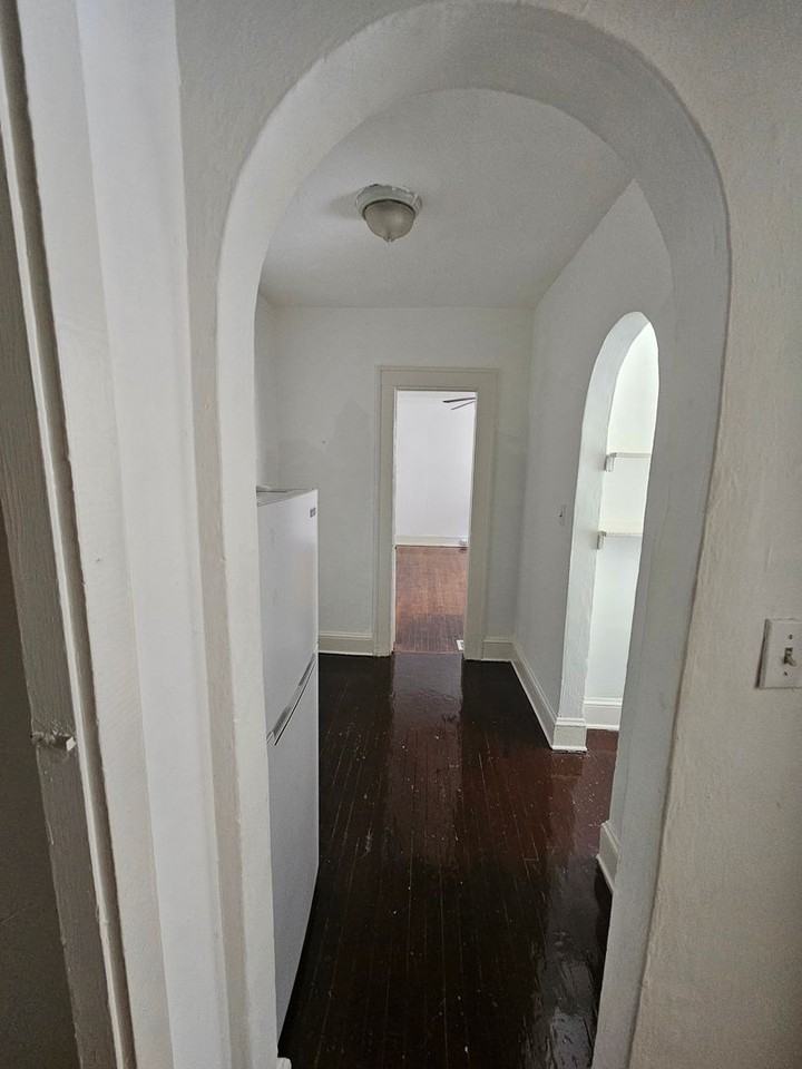 Greenwood Ave - Photo 4 of 22