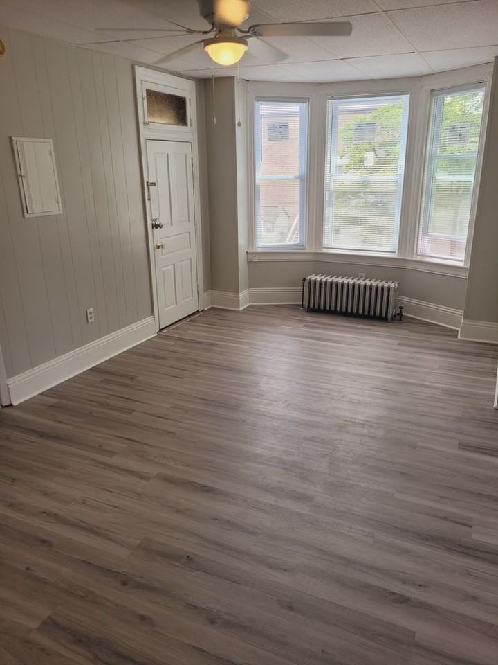 1207 N George St - Photo 3 of 10