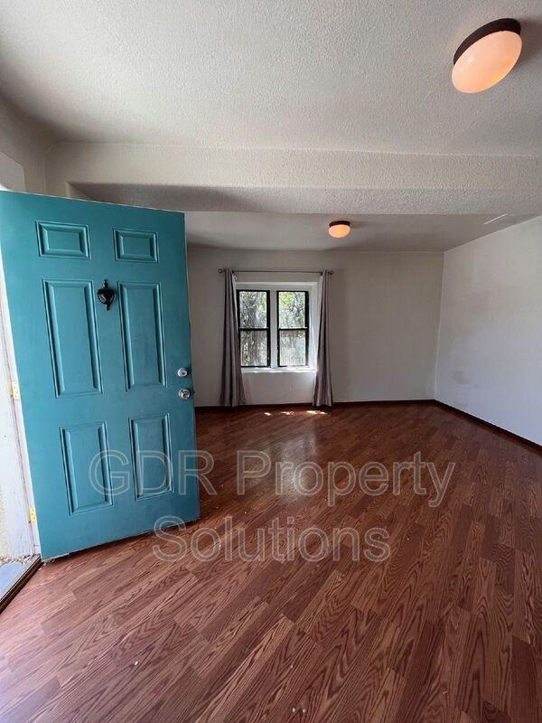 305 Wilshire Dr Sw - Photo 3 of 45