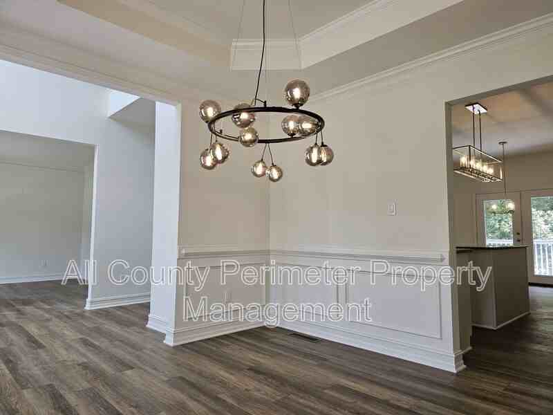 2110 N Bethany Creek Dr - Photo 2 of 25