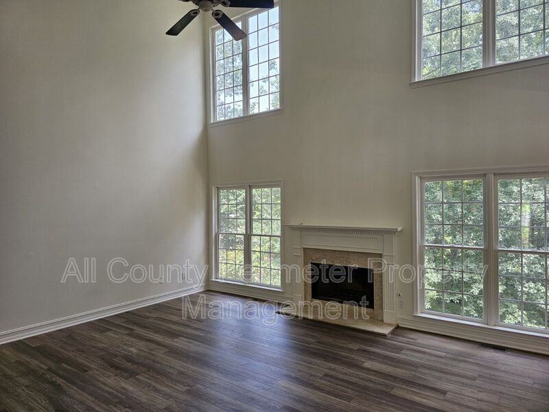 2110 N Bethany Creek Dr - Photo 3 of 25