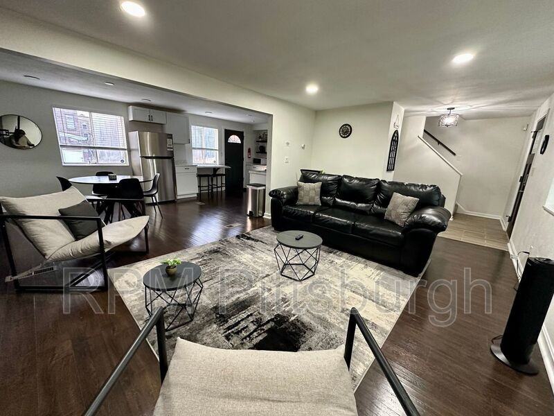 1248 Pennsylvania Ave - Photo 2 of 16