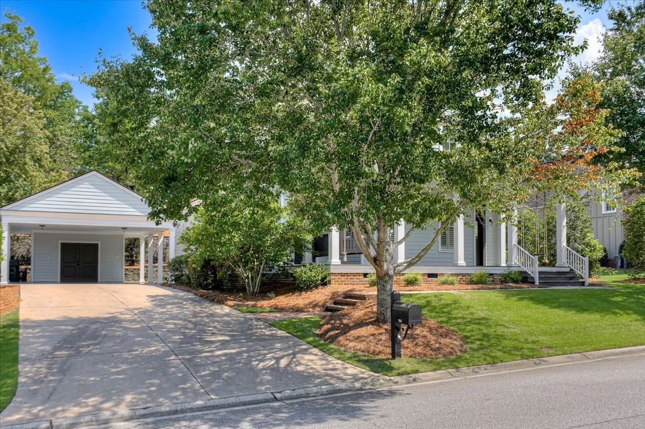 106 Hornsby Ln - Photo 3 of 50