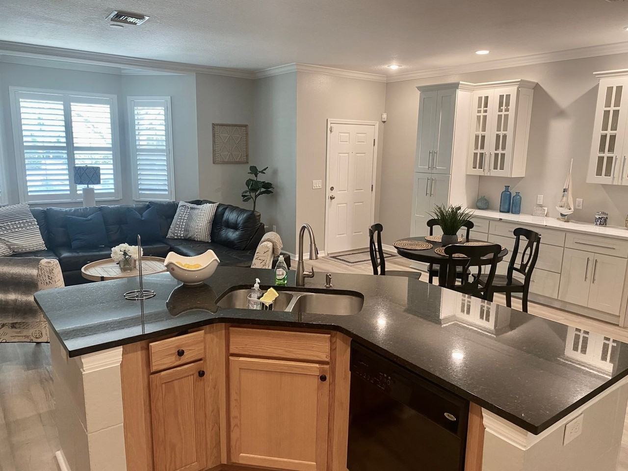 7558 Tamarind Ave - Photo 7 of 41