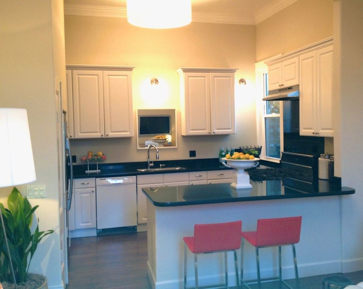 501 Broderick St - Photo 3 of 15