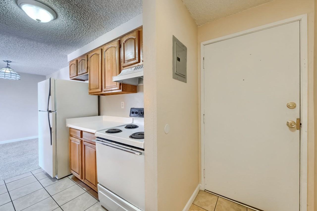 130 E Highline Cir - Photo 5 of 36