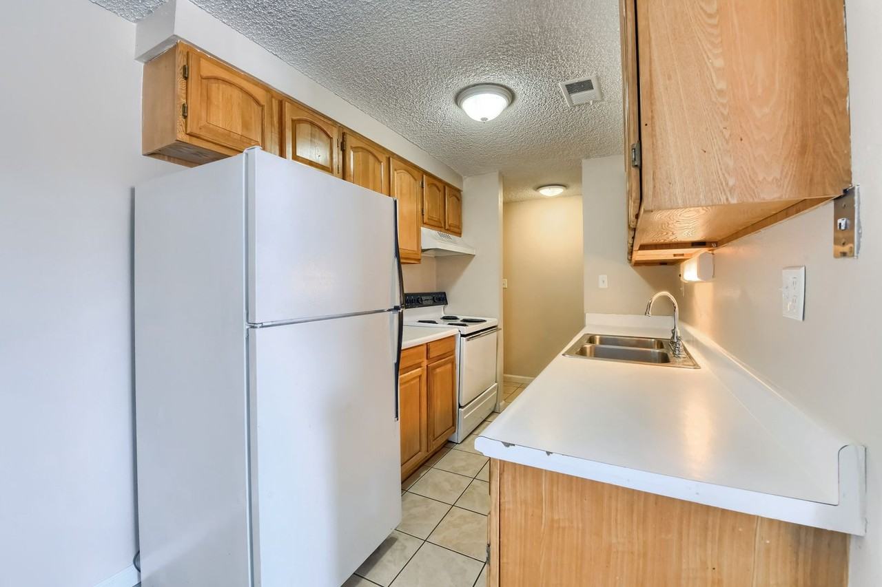 130 E Highline Cir - Photo 7 of 36