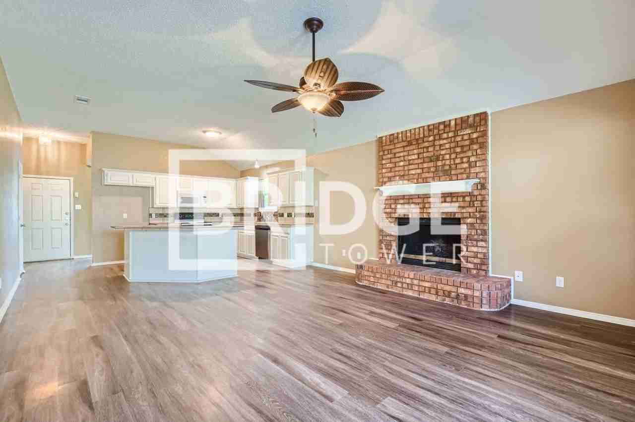 409 Kelley Ct - Photo 3 of 18