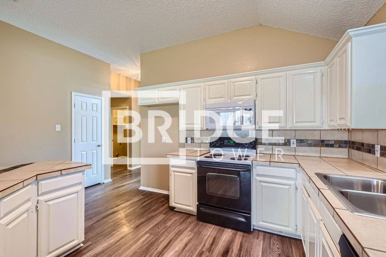 409 Kelley Ct - Photo 6 of 18