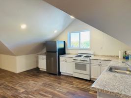 featured image of 921 E 4th St #17
